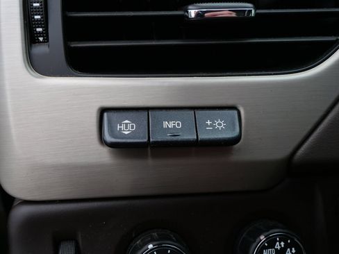 Used 2015 GMC Yukon XL Denali w/ Premium Package AWD/4WD image 19