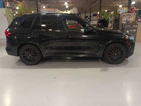 Used 2026 BMW X5 xDrive40i w/ M Sport Package AWD/4WD image 13