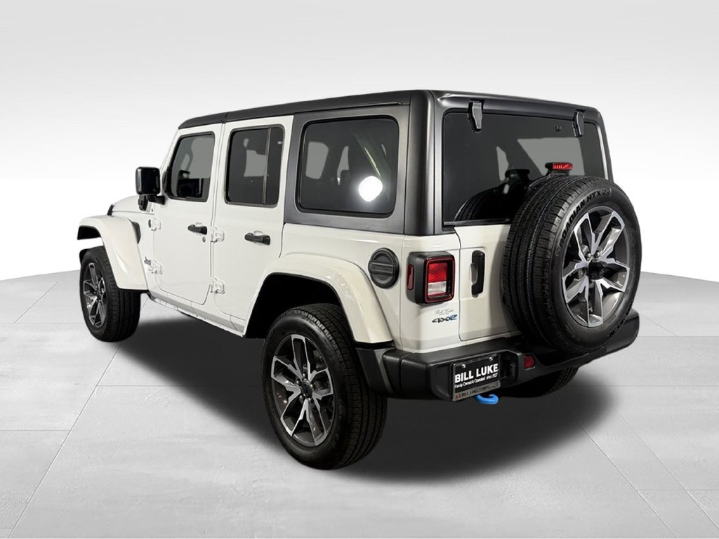 Used 2024 Jeep Wrangler Unlimited AWD/4WD image 8