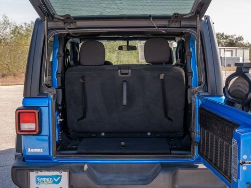 Used 2022 Jeep Wrangler Sport S image 22