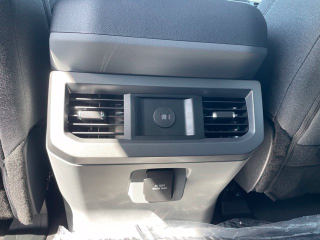 New 2026 Ford F250 XLT w/ XLT Premium Package AWD/4WD image 24