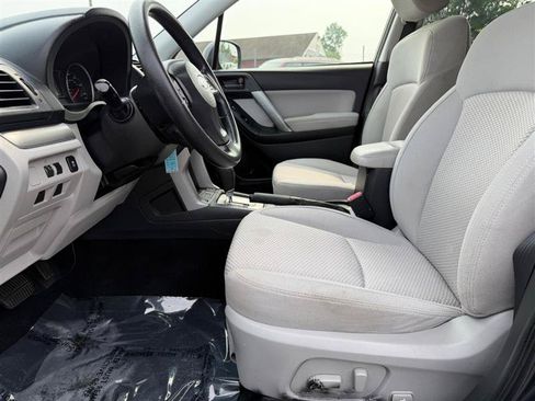 Used 2015 Subaru Forester 2.5i Premium w/ All-Weather Package AWD/4WD image 28