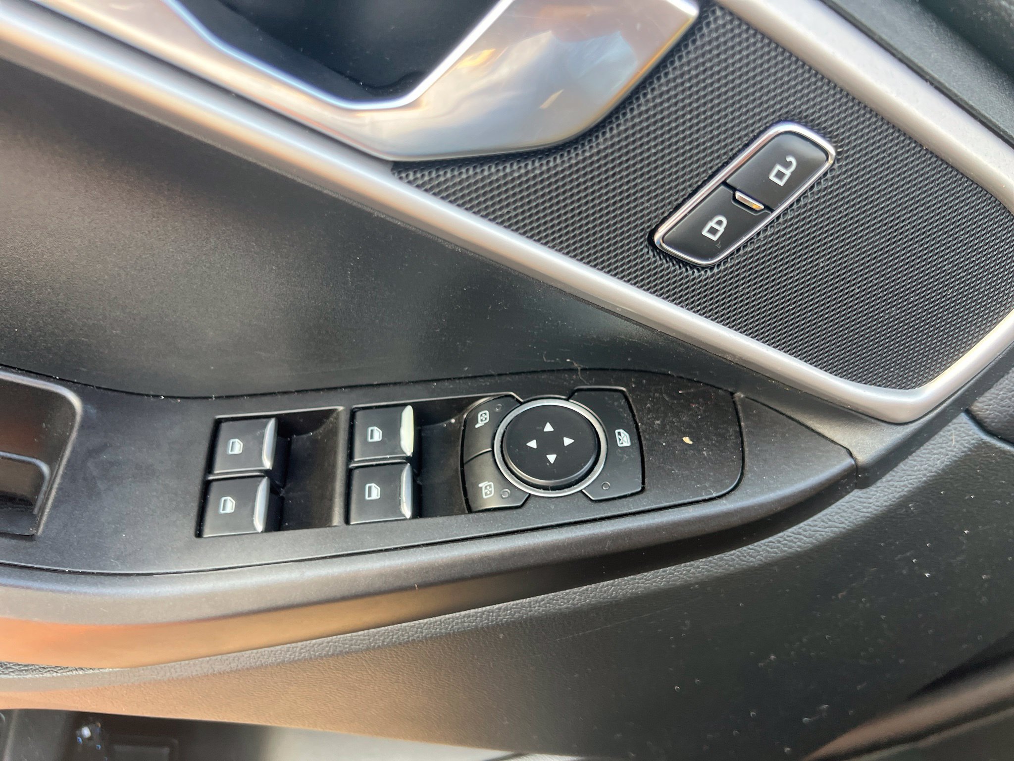 Used 2021 Ford Explorer 4WD image 18