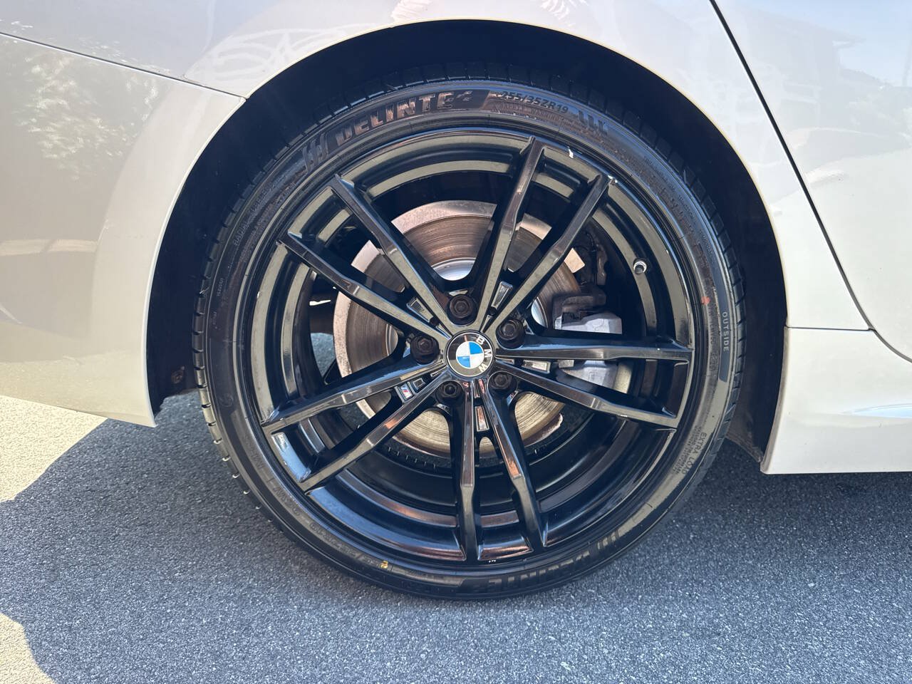 Used 2020 BMW 330i Sedan w/ M Sport Package RWD image 32
