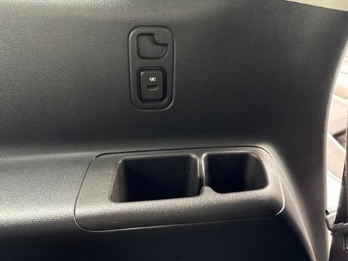 Used 2020 Chevrolet Traverse LT FWD image 32