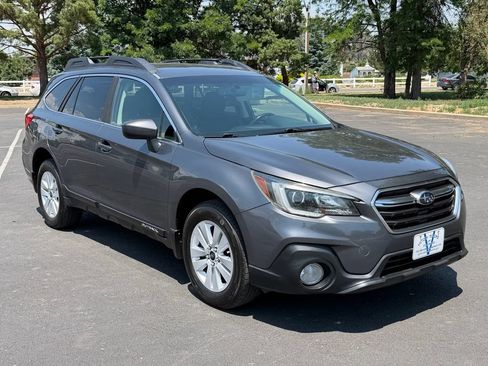 Used 2018 Subaru Outback 2.5i Premium AWD/4WD image 2