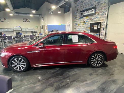 Used 2018 Lincoln Continental Premiere image 4