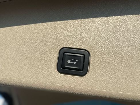 Used 2015 Cadillac SRX Luxury w/ Driver Awareness Package FWD image 7