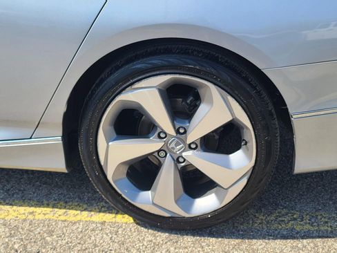 Used 2018 Honda Accord Touring image 33