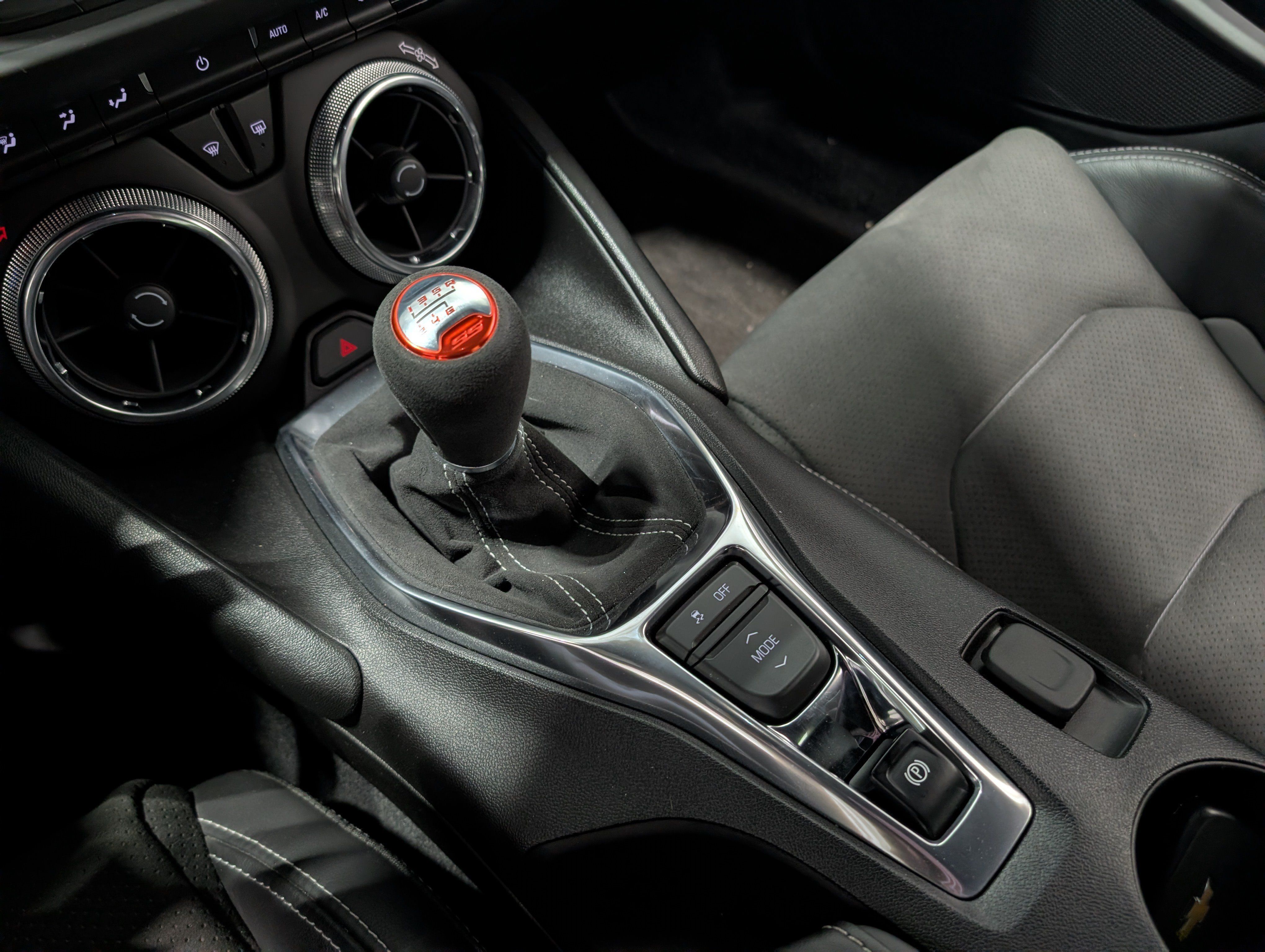 Used 2018 Chevrolet Camaro SS RWD image 24