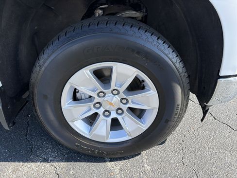 Used 2025 Chevrolet Silverado 1500 LT image 12