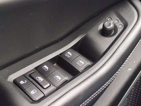 Used 2023 Jeep Grand Cherokee Limited w/ Black Appearance Package image 24