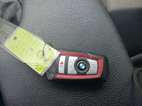 Used 2018 BMW 330i xDrive Sedan AWD/4WD image 6