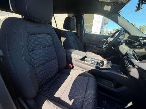 Used 2025 Chevrolet Equinox LT image 34