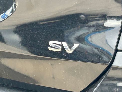 Used 2017 Nissan Rogue SV FWD image 5