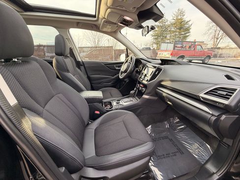 Used 2022 Subaru Forester Premium image 31