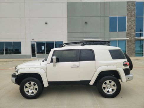 Used 2012 Toyota FJ Cruiser 4WD w/ Convenience Pkg image 3