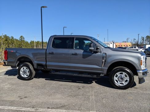 Used 2025 Ford F250 XLT image 19
