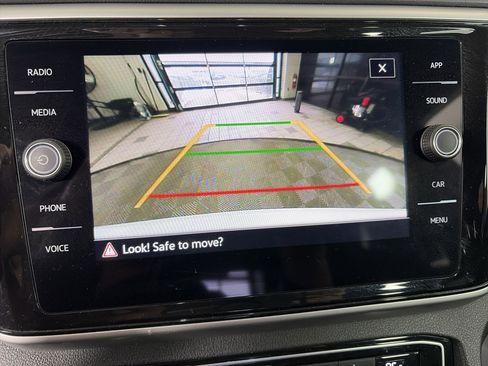 Used 2023 Volkswagen Atlas SE image 25