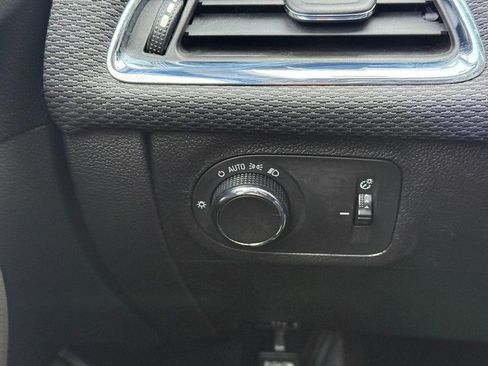 Used 2017 Chevrolet Cruze LT image 29