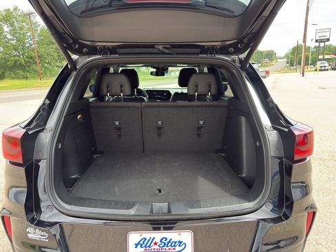 Used 2025 Chevrolet TrailBlazer RS w/ Convenience Package FWD image 8