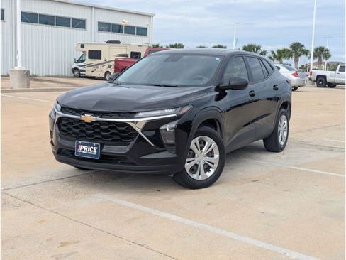 Certified 2024 Chevrolet Trax LS image 1