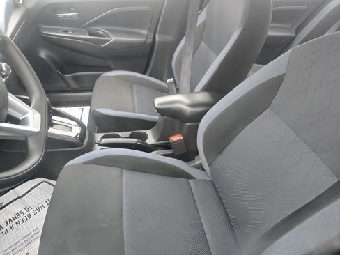 Used 2025 Nissan Versa SV image 19