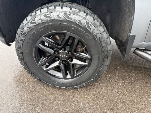 Used 2019 Chevrolet Silverado 1500 Custom Trail Boss w/ Custom Convenience Package AWD/4WD image 11