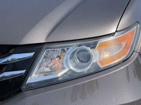Used 2014 Honda Odyssey Touring Elite image 24