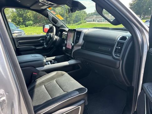 Used 2025 RAM 1500 Laramie AWD/4WD image 11