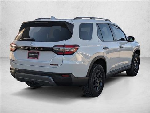 New 2026 Honda Pilot TrailSport image 2