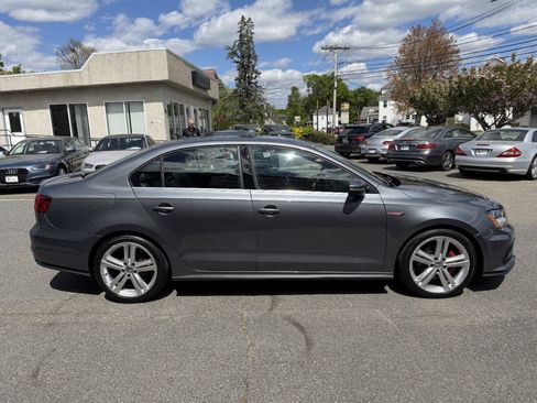 Used 2017 Volkswagen Jetta GLI FWD image 8