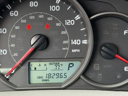 Used 2016 Toyota RAV4 LE FWD image 18