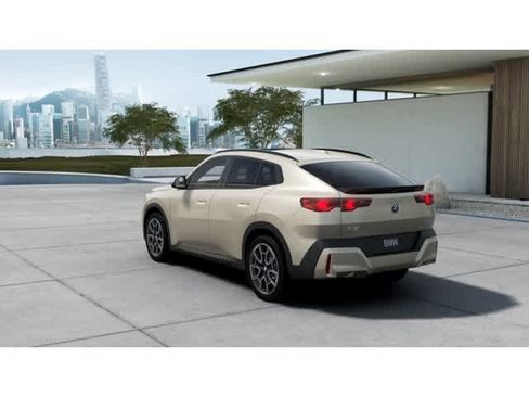 New 2026 BMW X2 xDrive28i w/ Technology Package image 2