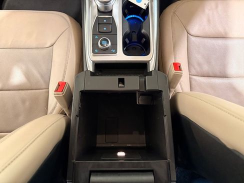 Used 2020 Ford Explorer Limited image 24