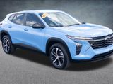 Used 2024 Chevrolet Trax RS image 3