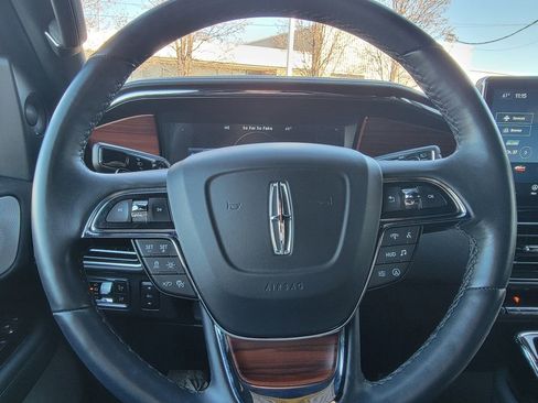 Used 2022 Lincoln Navigator Reserve image 16