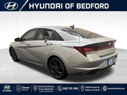 Used 2022 Hyundai Elantra SEL FWD image 9
