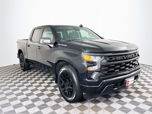 Used 2023 Chevrolet Silverado 1500 Custom image 1