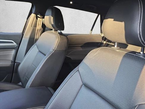 Used 2021 Volkswagen Atlas Cross Sport SEL image 14