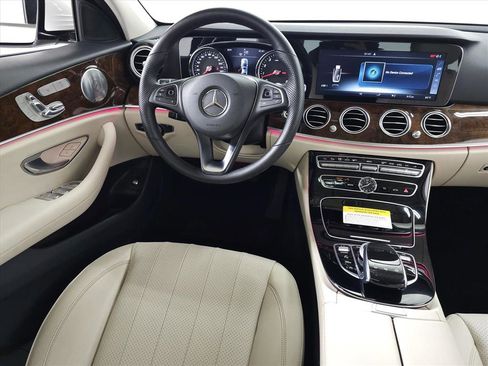 Used 2017 Mercedes-Benz E 300 E 300 4MATIC image 17