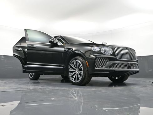 Certified 2024 Bentley Bentayga AWD/4WD image 42