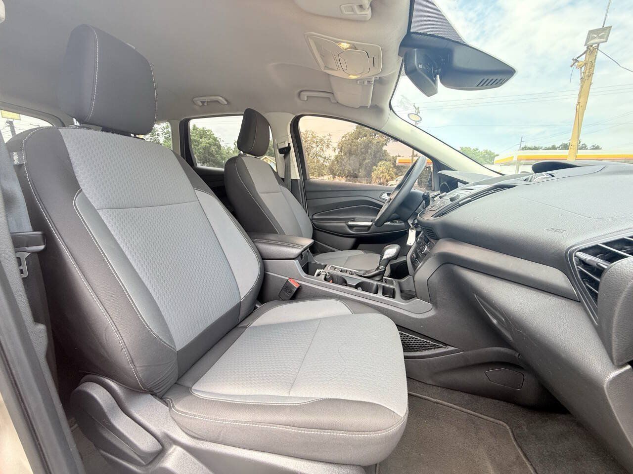 Used 2018 Ford Escape SE w/ Ford Safe & Smart Package AWD/4WD image 18