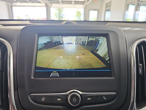 Used 2019 Chevrolet Equinox LT FWD image 29