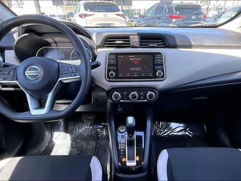Used 2020 Nissan Versa SV FWD image 11