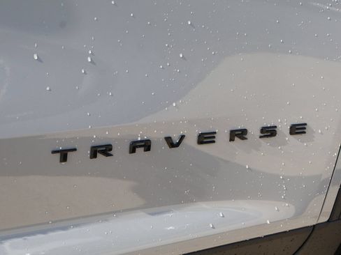 Used 2026 Chevrolet Traverse Z71 w/ Driver Confidence Package AWD/4WD image 9