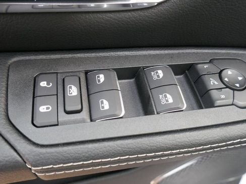 New 2026 RAM 1500 Laramie AWD/4WD image 16