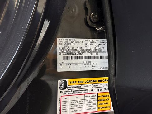 Used 2025 Lincoln Navigator Black Label image 32