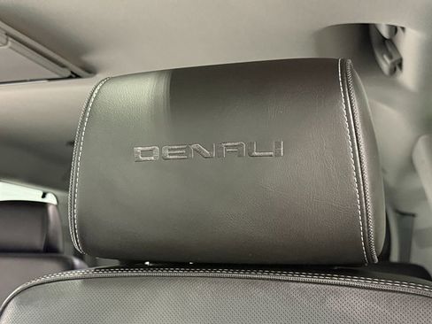 Used 2018 GMC Yukon Denali w/ Denali Ultimate Package AWD/4WD image 13