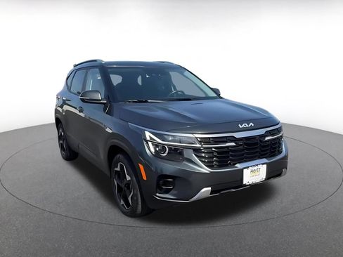 Used 2025 Kia Seltos S FWD image 3